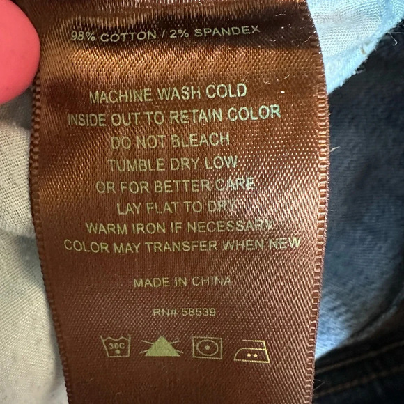 Kut from the Kloth Dark Wash Raw Hem Double Button Bermuda Shorts- Women's 6 - Picture 11 of 11